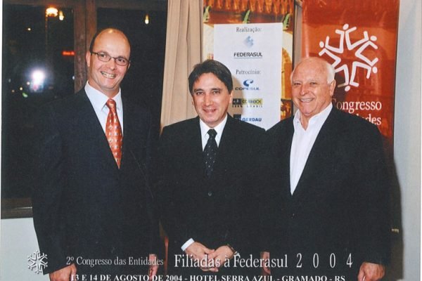 20190430154600744_2º-congresso_2004-02-768x545