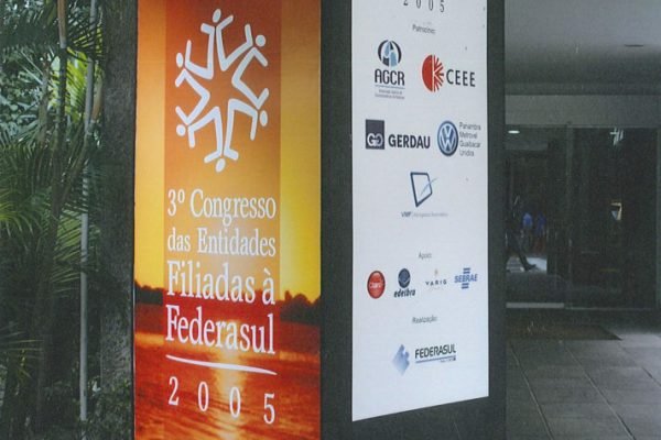20190430154600744_3º-congresso-2005-15-713x1024