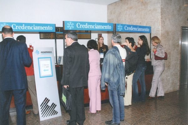 20190430155211057_3-congresso-2005-768x541